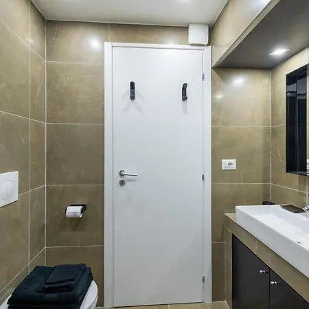 Apartment The Place To Be - Loft Design Nel Centro Storico *