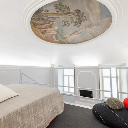 The Place To Be - Loft Design Nel Centro Storico *