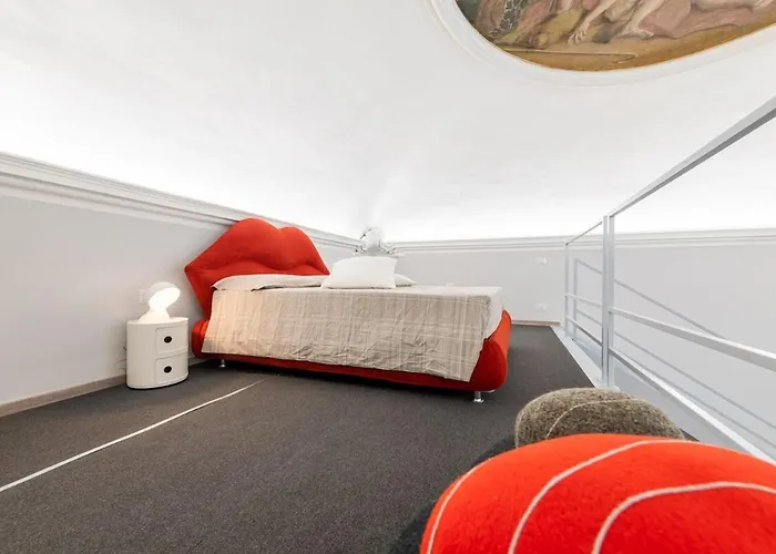 The Place To Be - Loft Design Nel Centro Storico Apartmán *